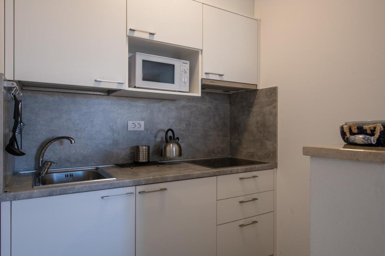 Island Sea View Free Parking Apartment โรวีน ภายนอก รูปภาพ