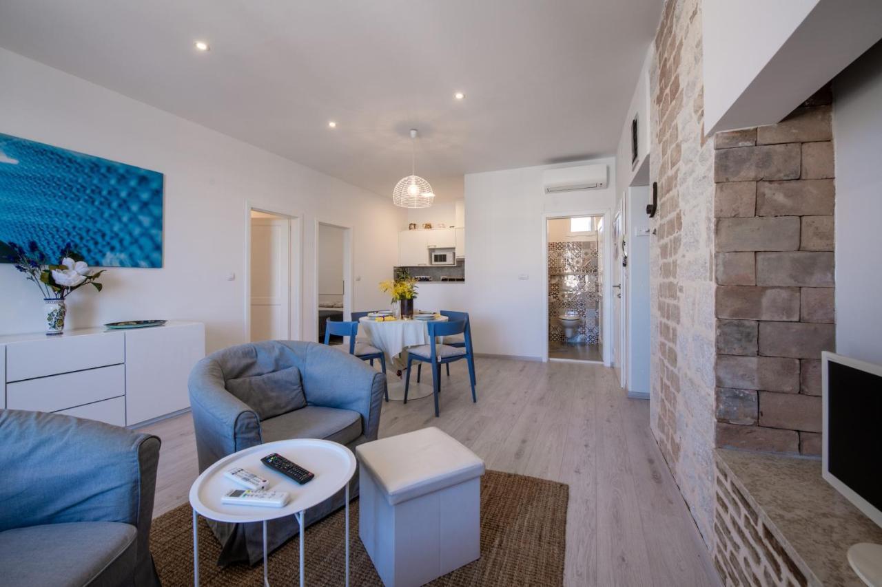 Island Sea View Free Parking Apartment โรวีน ภายนอก รูปภาพ