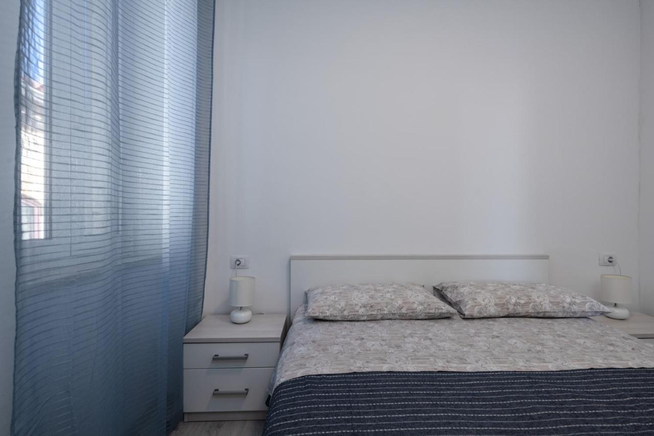 Island Sea View Free Parking Apartment โรวีน ภายนอก รูปภาพ